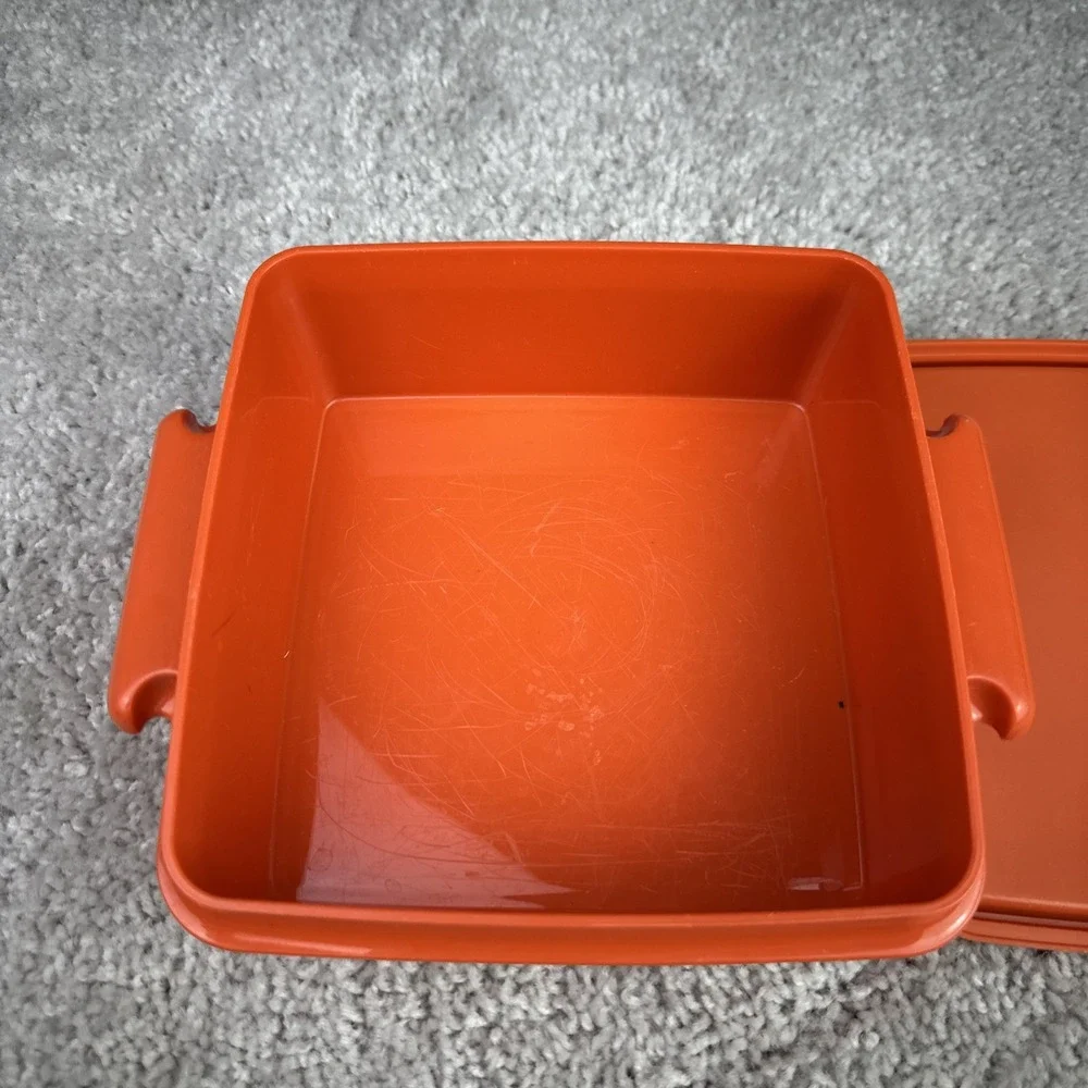 VTG Tupperware 1362-21 Retro‎ Orange  Dark Container With Lid Sandwich Storage